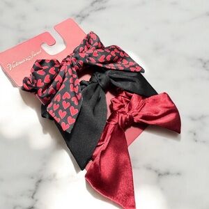 VICTORIA'S SECRET
3-Pack Bow Scrunchie Gift Set